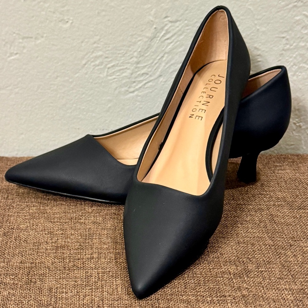 Heels Journee Collection size 9 Celica Slip On Kitten Heel Pointed Toe, NWOT